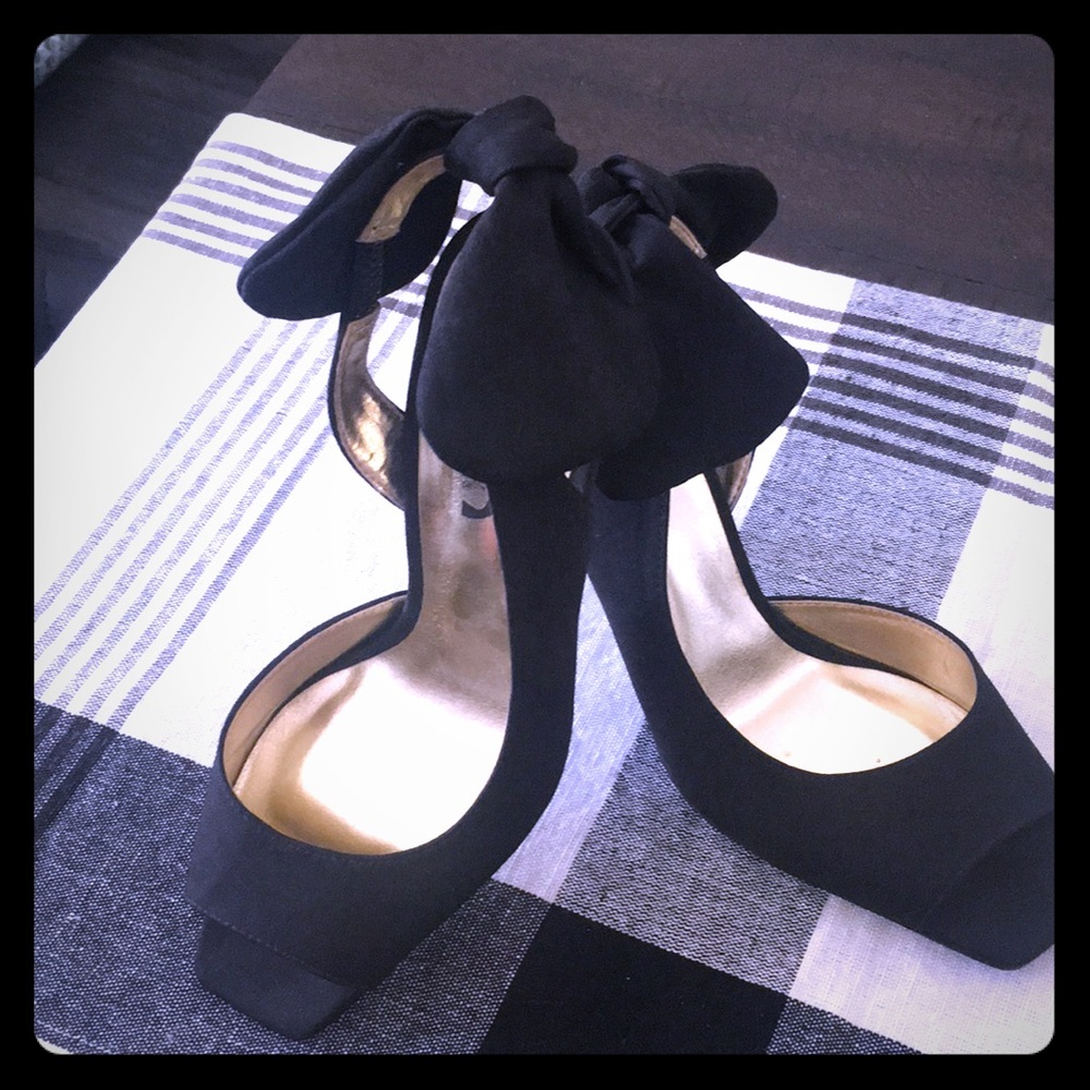 J. Renee black open toe heel